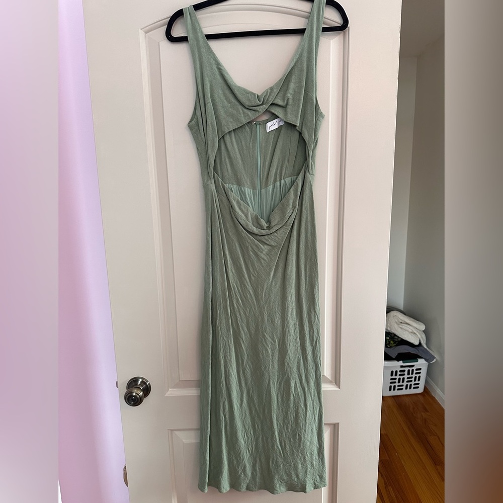 Petal + Pup sage front cut out midi dress size 10